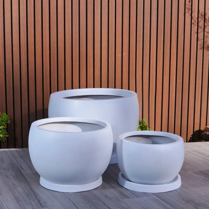 Corsica Lightweight Planter Fiber Series Medium White